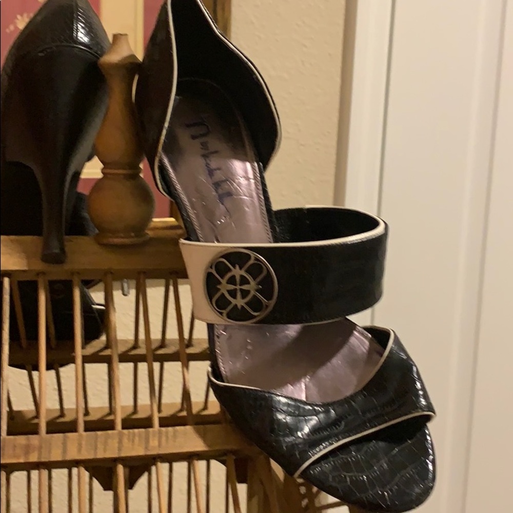 Shoes - Picture 4 of 5